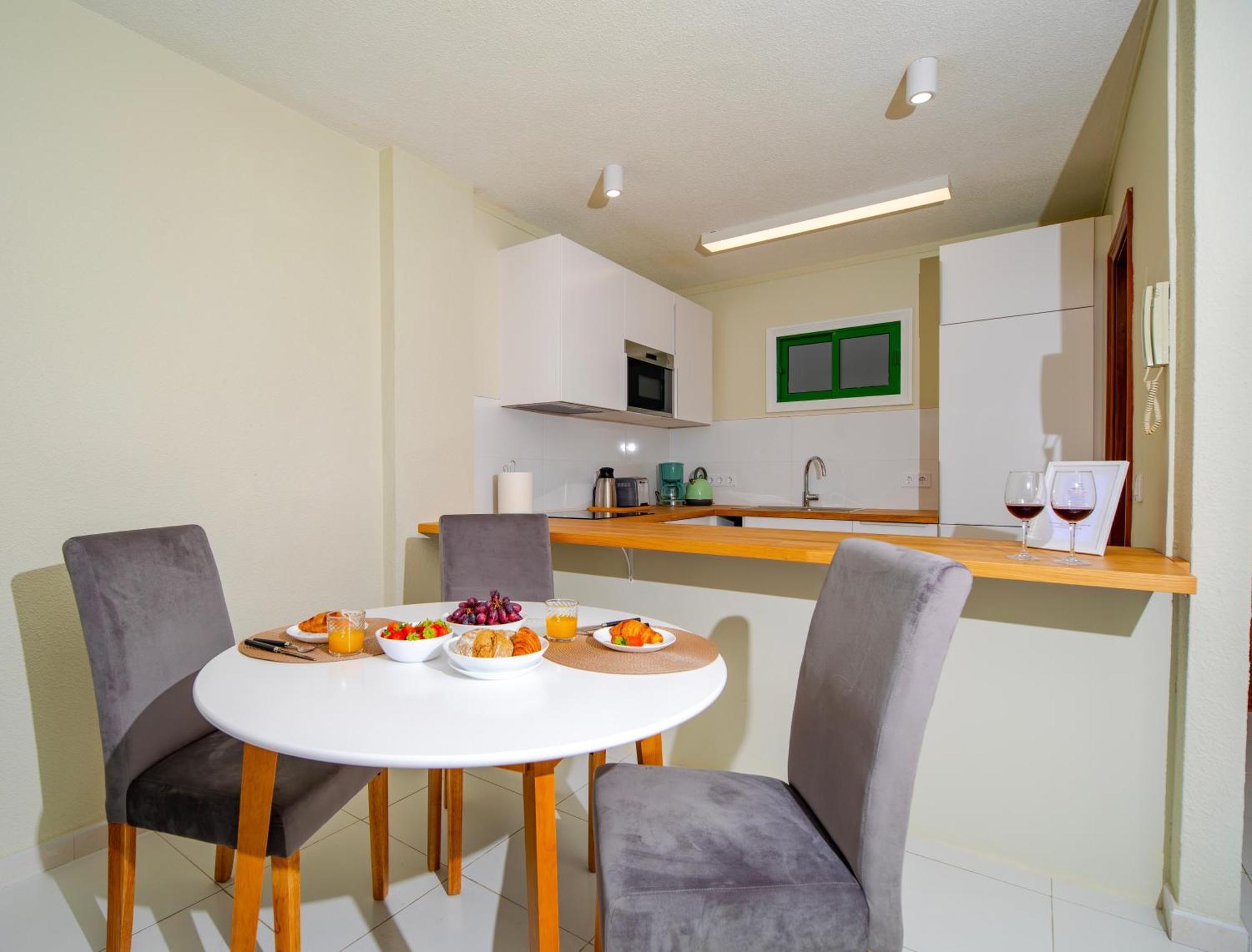 1 Bedroom For 4 People With Pool Puerto De La Cruz Exteriör bild